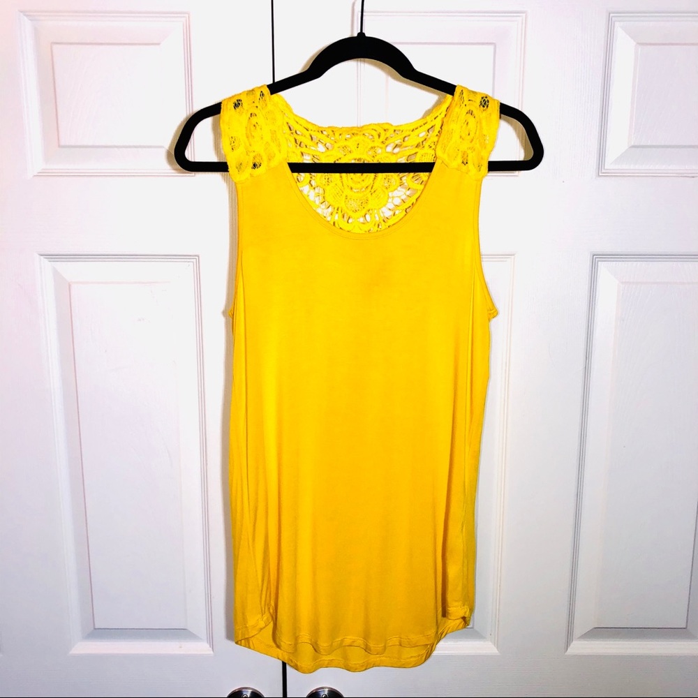 Cable & Gauge Yellow Top Crochet back